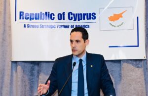 Λετυμπιώτης: Στόχος μια άτυπη συνάντηση να είναι «το σκαλοπάτι» για επανέναρξη συνομιλιών
