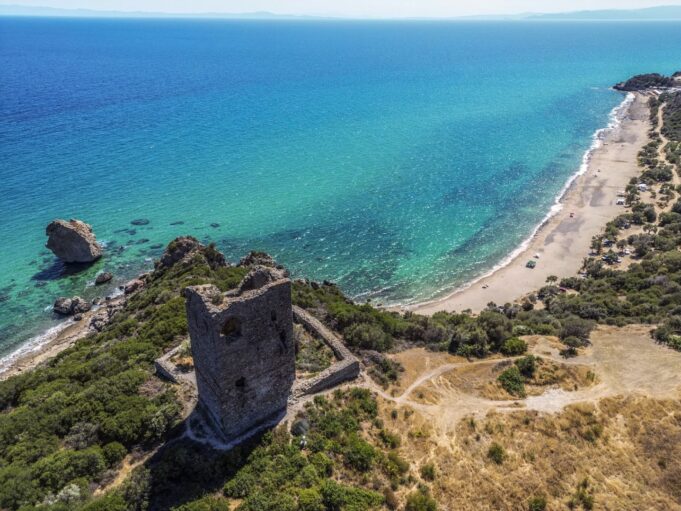 Στον δήμο Παγγαίου, με 35 χλμ ακτογραμμής, το καλοκαίρι συναντά την ιστορία, τη φύση και την ξεγνοιασιά