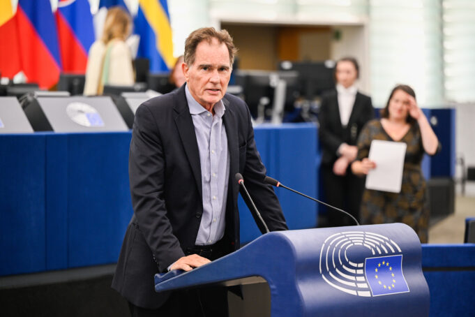 Ν. Παπανδρέου: Ίδιος ο εθισμός από αλκοόλ, τσιγάρο και social media
