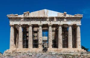 ΥΠΠΟ: Ολοκληρώθηκε η αποκατάσταση του δυτικού αετώματος του Παρθενώνα