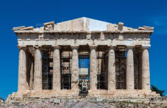 ΥΠΠΟ: Ολοκληρώθηκε η αποκατάσταση του δυτικού αετώματος του Παρθενώνα
