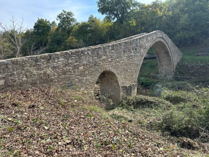 Νέα πνοή στο ιστορικό «Γεφύρι του Ψύρρα» στα Μετέωρα