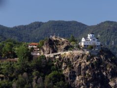 Η γιορτή της Μεταμορφώσεως του Σωτήρος στον ιερό βράχο της Πρασινάδας στη Δράμα