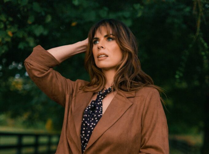 Lauren Lucas talks about her Greek heritage and new single ‘Hole in My Soul’