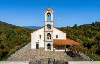 Οι ξεχωριστοί ναοί της Κοιμήσεως που κρύβουν ιστορίες αιώνων στα ορεινά της Δράμας