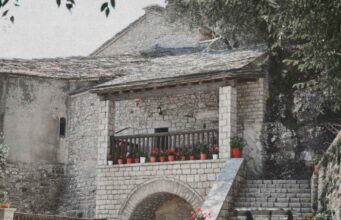 Μεταξύ ουρανού και γης η Μονή Παναγίας Πελεκητής στα Άγραφα