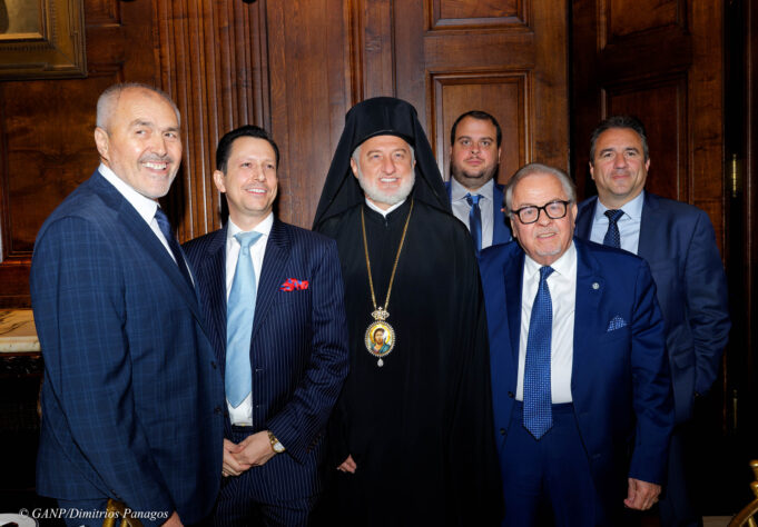Ορίστηκαν οι Επιτροπές της Ομοσπονδίας H.E. Archbishop Elpidophoros welcomed Greek Prime Minister Kyriakos Mitsotakis at the University Club on behalf of all Greek American Organizations. Prime Minister Kyriacos Mitsotakis Presented Awards to six Prominent Greek Americans for their service to The Greek American Community.