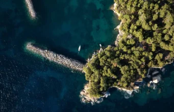 Η Αλόννησος στους δέκα κορυφαίους προορισμούς βιώσιμου τουρισμού για το 2027