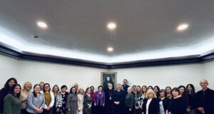 Ο Μητροπολίτης Μεθόδιος παρέθεσε γεύμα στους εκπαιδευτικούς της Μητρόπολης Βοστώνης