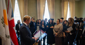 Σαφές μήνυμα στήριξης από τη Βρετανία για λύση του Κυπριακού στη βάση των αποφάσεων του ΟΗΕ
