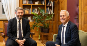 Στο ΠΑΣΟΚ -Κίνημα Αλλαγής ο Ευάγγελος Αποστολάκης