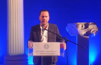 Από τους Φιλίππους στη Νέα Υόρκη: Η λογοτεχνική επιστροφή του Κώστα Ευκαρπίδη