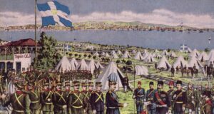 Στο φως έπειτα από 25 χρόνια η ιστορική στολή του Χασάν Ταχσίν Πασά – Θα εκτεθεί μόνιμα στο Πολεμικό Μουσείο