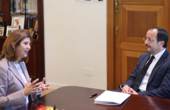 «Συγκρατημένα αισιόδοξος» ο Πρόεδρος Χριστοδουλίδης μετά τη συνάντηση με Holguín