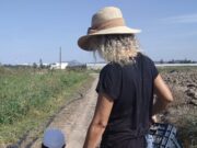 Η αγρότισσα Ελένη Κρητικού μιλά για μια ζωή στα χωράφια και στη λαϊκή αγορά